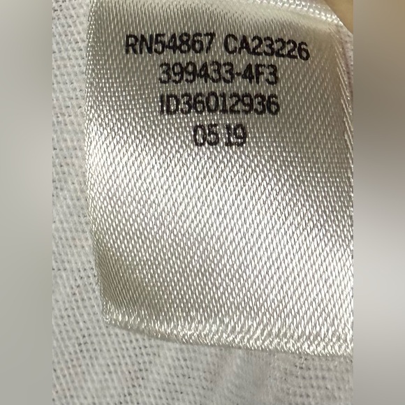 🧌PINK White Cotton V-Neck T-shirt - Picture 7 of 7